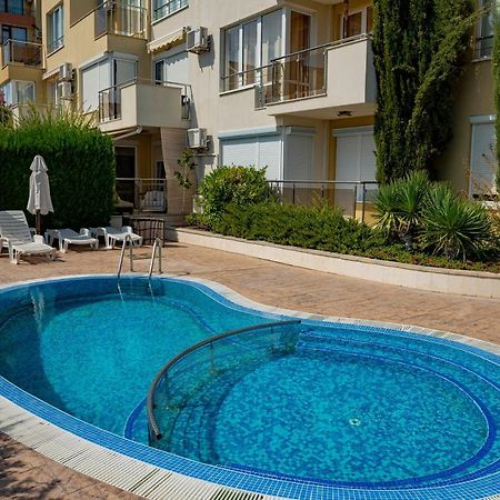 Menada Belle View Apartments Sveti Vlas Bagian luar foto