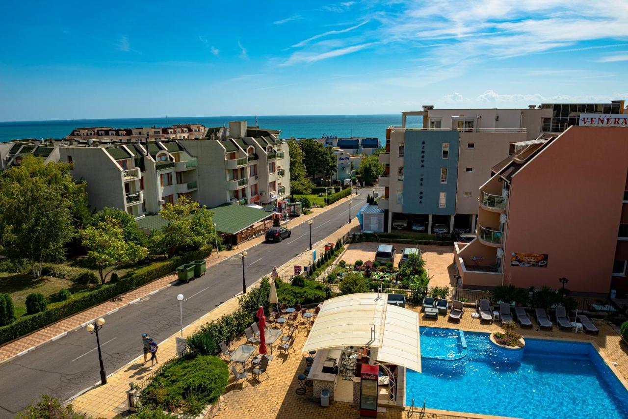 Menada Belle View Apartments Sveti Vlas Bagian luar foto
