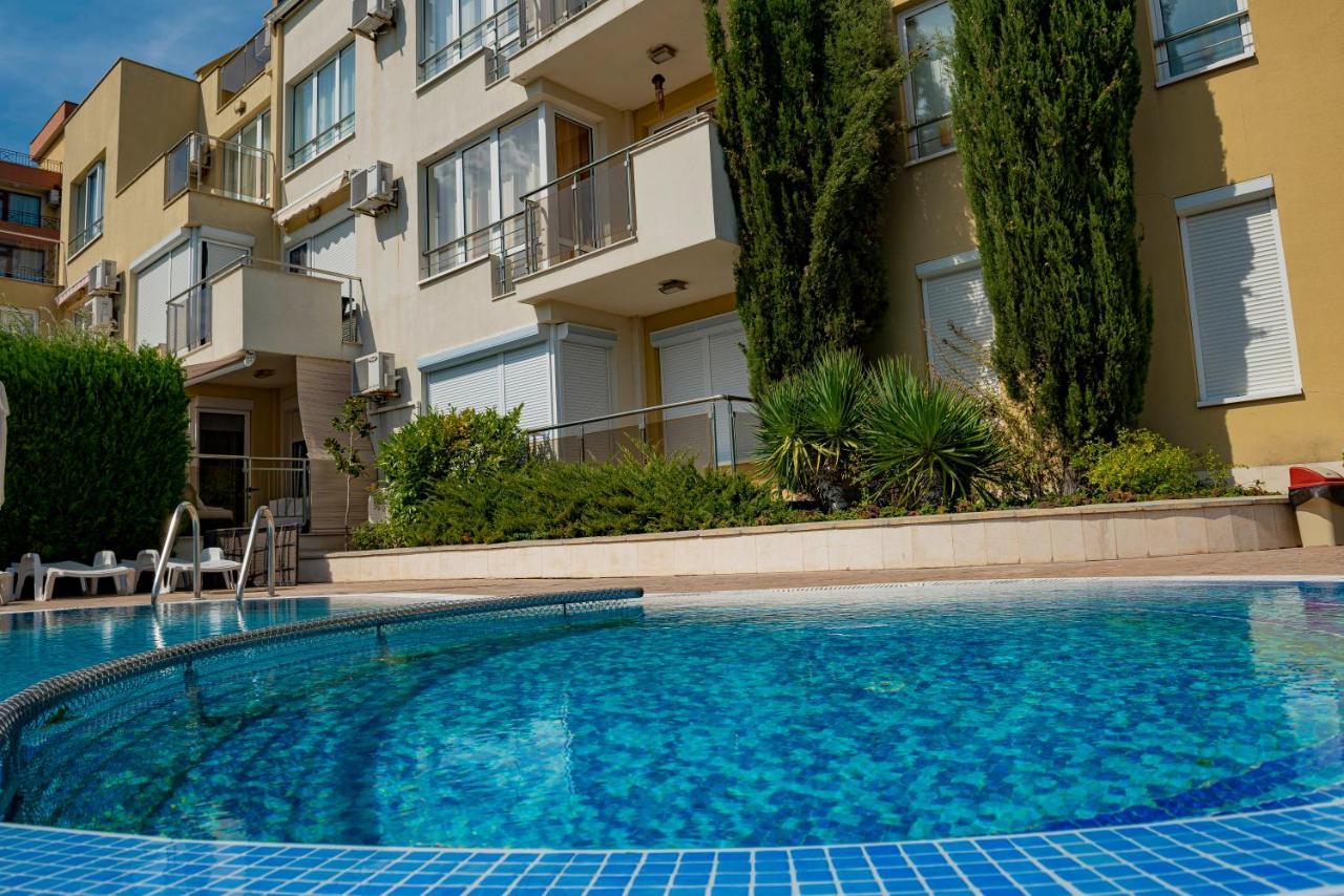 Menada Belle View Apartments Sveti Vlas Bagian luar foto