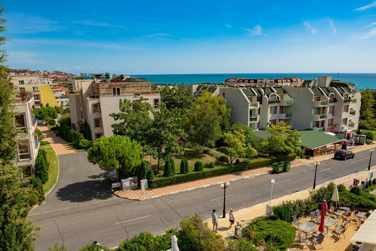 Menada Belle View Apartments Sveti Vlas Bagian luar foto