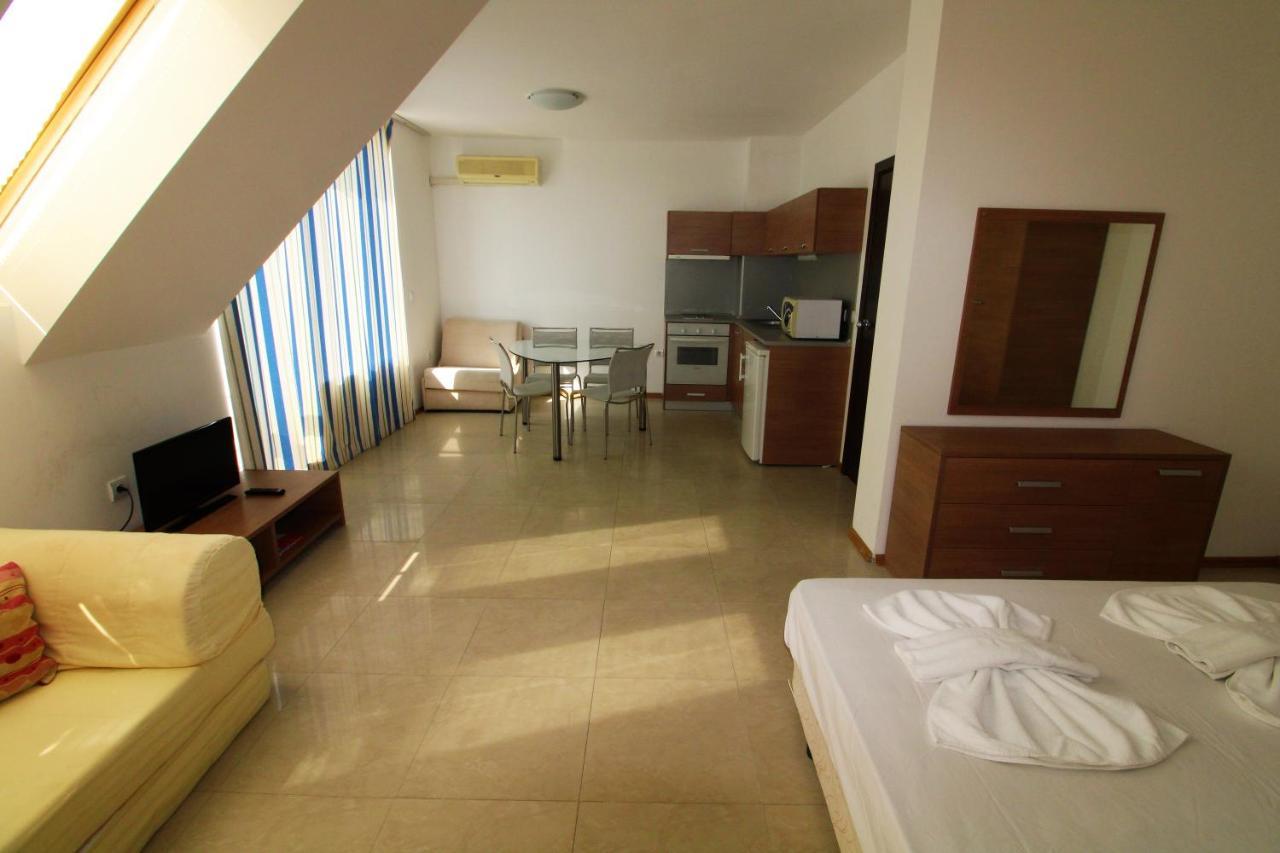 Menada Belle View Apartments Sveti Vlas Bagian luar foto