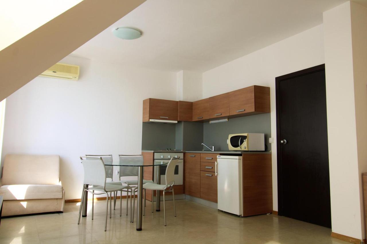 Menada Belle View Apartments Sveti Vlas Bagian luar foto