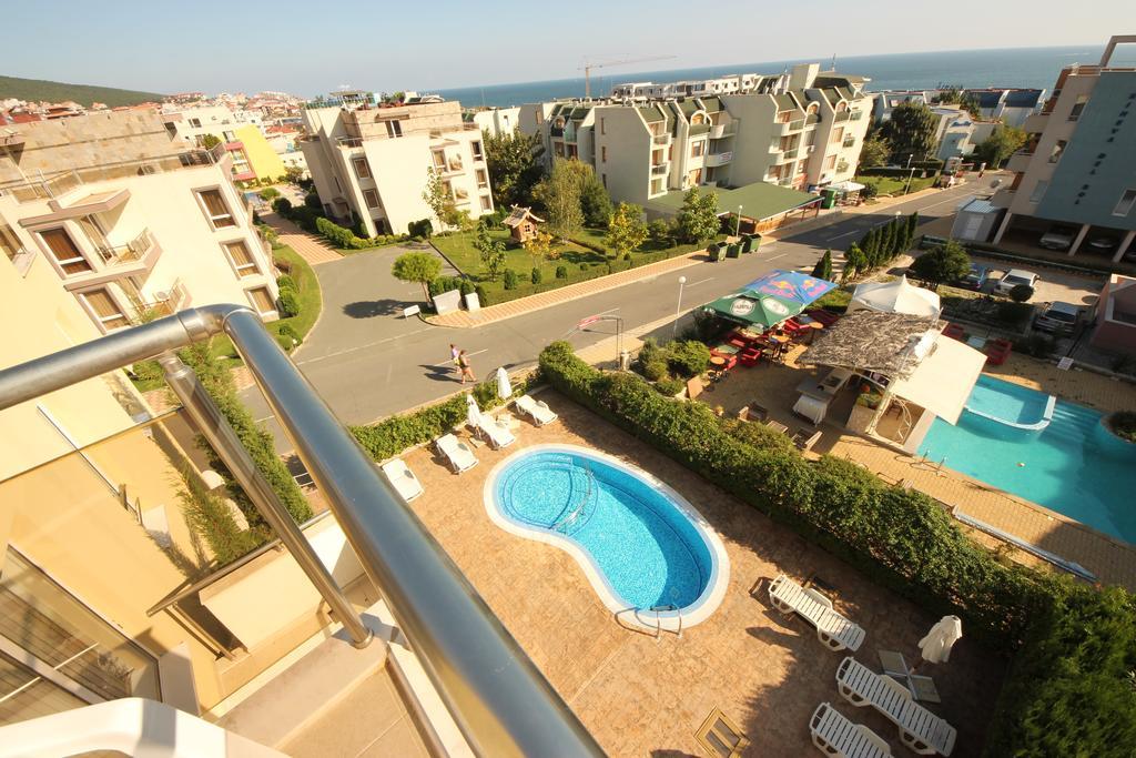 Menada Belle View Apartments Sveti Vlas Bagian luar foto